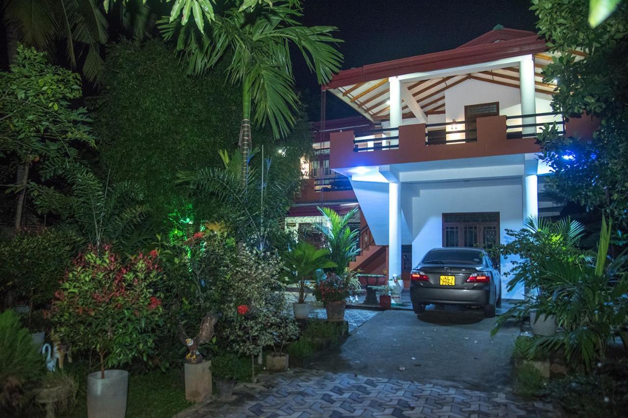 Sadee'S Place Dambulla Esterno foto