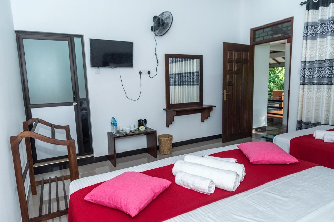 Sadee'S Place Dambulla Esterno foto