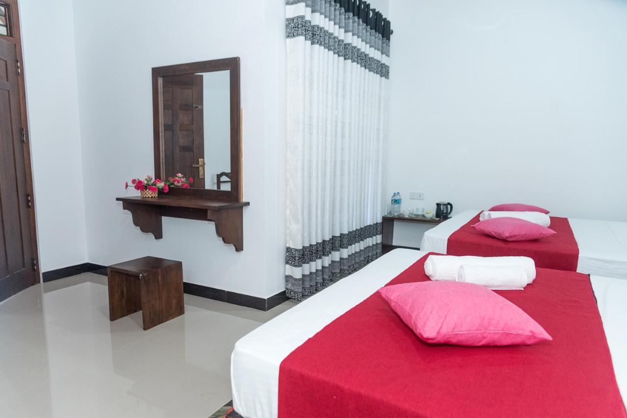 Sadee'S Place Dambulla Esterno foto