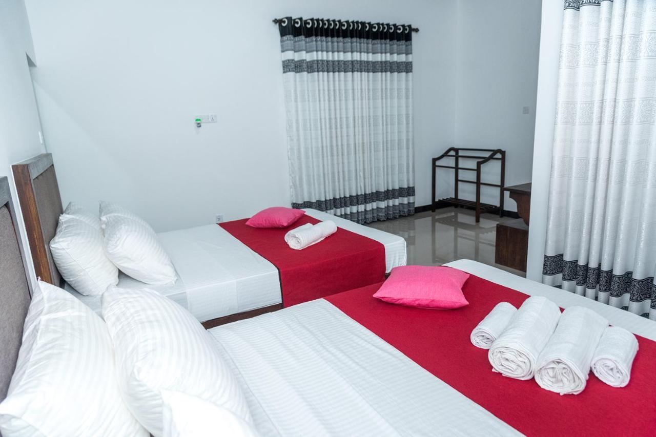 Sadee'S Place Dambulla Esterno foto
