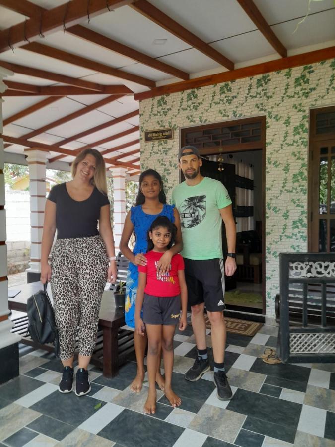 Sadee'S Place Dambulla Esterno foto